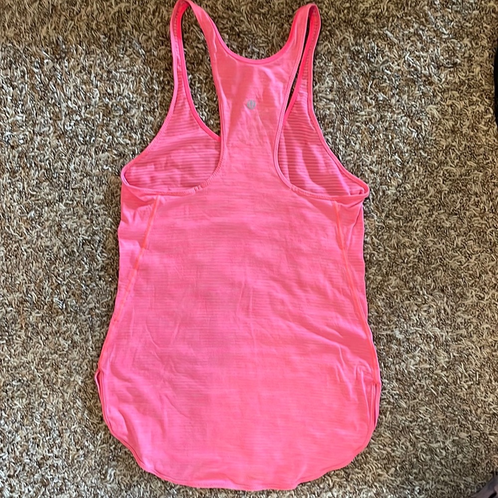 Lululemon pink tank